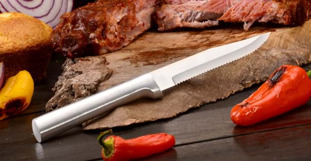 https://products.radacutlery.com/cdn/shop/products/best-steak-knife-grilling-gift-set_1200x.jpg?v=1651250269