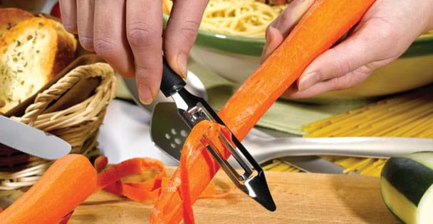 Rada Cutlery Deluxe Vegetable Peeler - Stainless Steel Blade with Aluminum Handle, 8-3/8 Inches